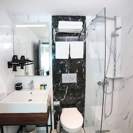 The Roomy Sisli Hotel