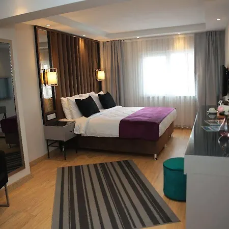The Roomy Sisli 3*